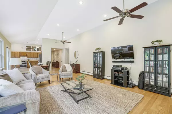 Pelham, NH 03076,172 Jeremy Hill RD
