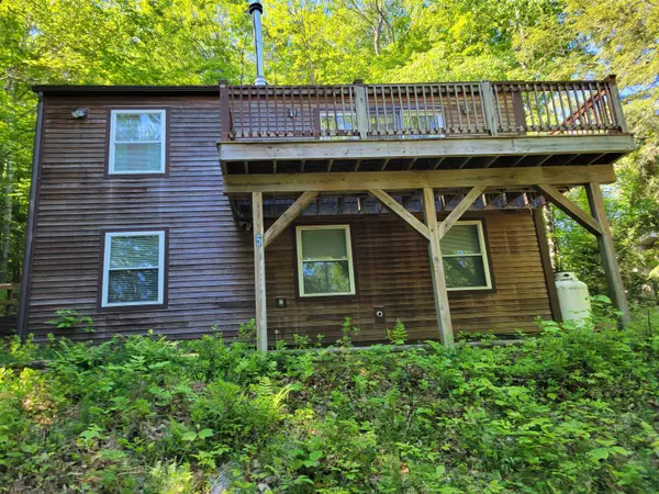 5 Durgin CIR, Campton, NH 03223