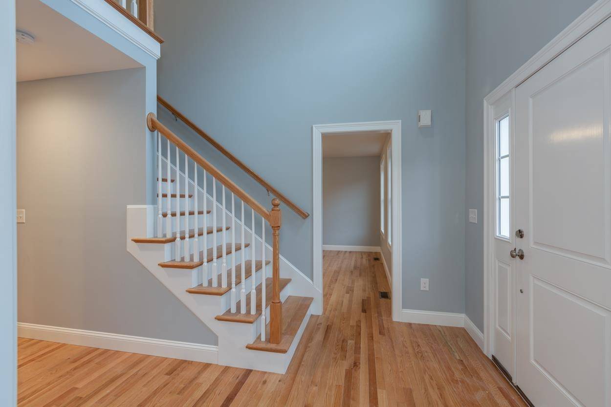 Hudson, NH 03051,250 Standish LN #187-10-5