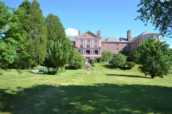 Concord, NH 03301,227 Pleasant ST