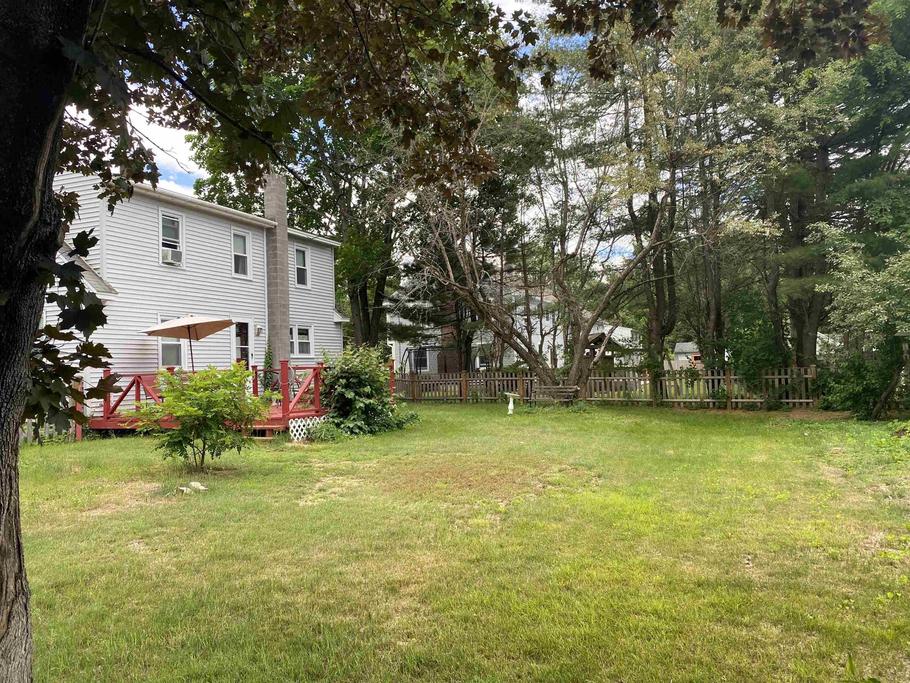 Keene, NH 03431,21 Queens RD
