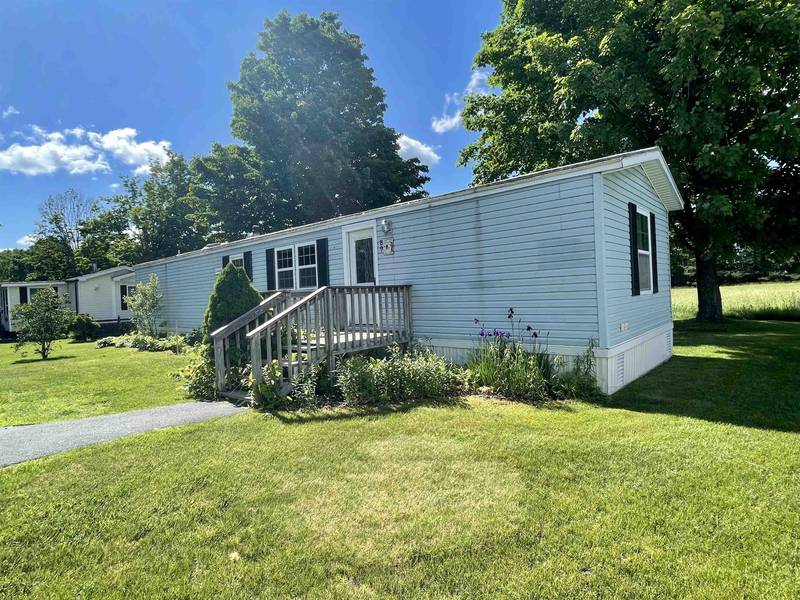 89 Roland LN, Barton, VT 05822