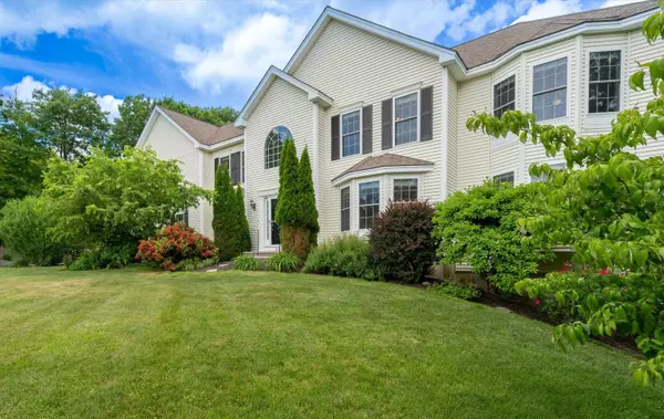 Pelham, NH 03076,119 Mulberry LN