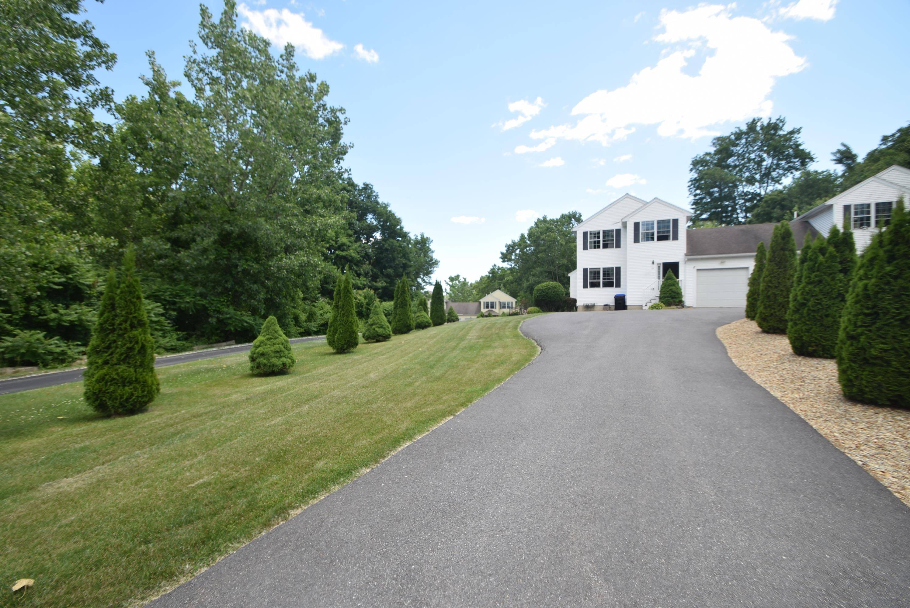 Hudson, NH 03051,12 Sunshine DR #A