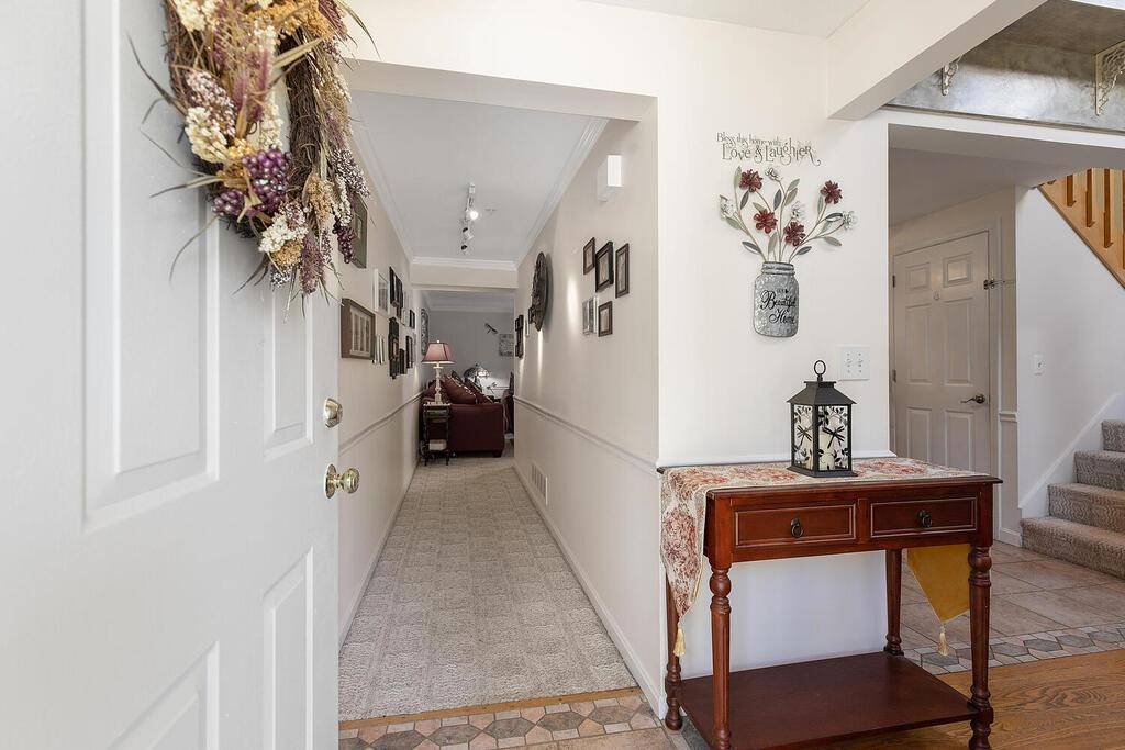 Hudson, NH 03051,210 Pheasant Run RD #210