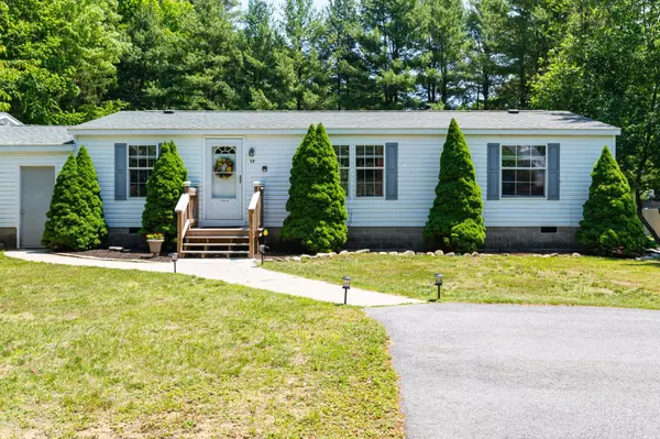 17 True RD, Seabrook, NH 03874