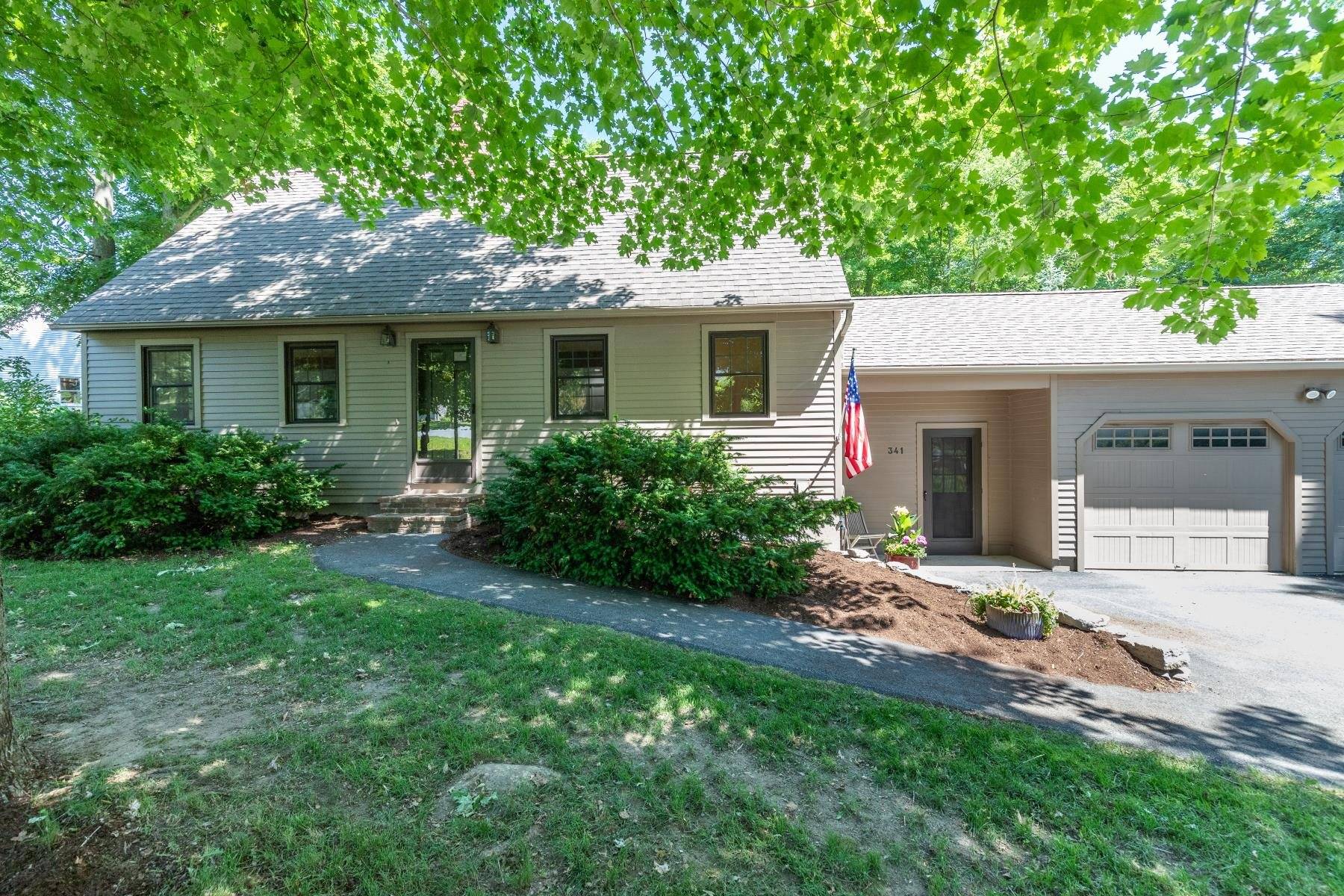 Shelburne, VT 05482,341 Maplewood DR