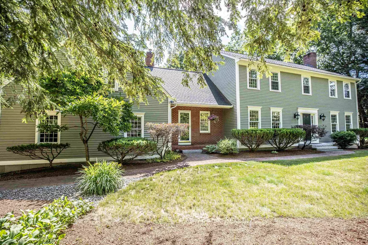 Bedford, NH 03110,1 Fieldstone DR