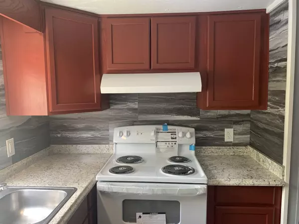 Milton, NH 03851,28 Center RD