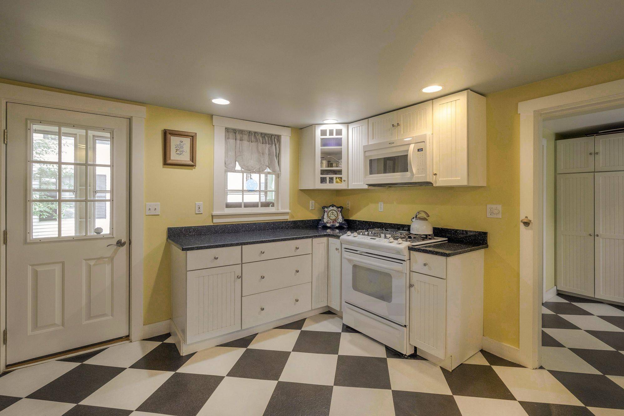 Keene, NH 03431,74 Elm ST
