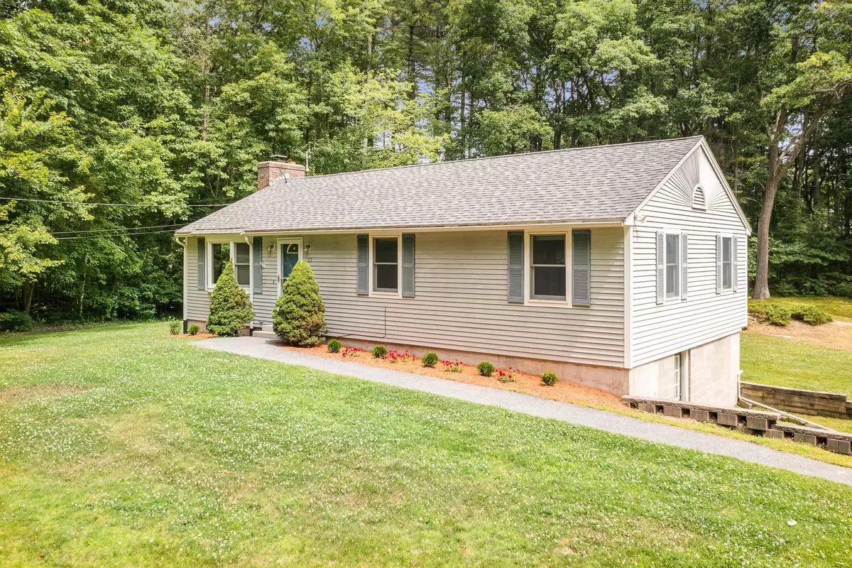 Pelham, NH 03076,113 Arlene DR