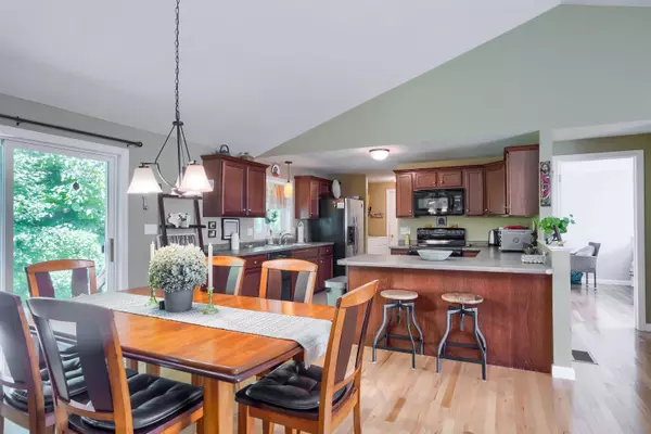 Hooksett, NH 03106,23 Cedar ST