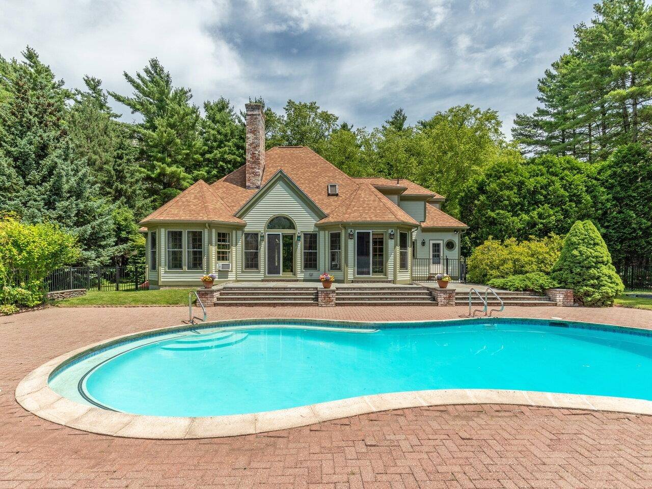Williston, VT 05495,81 Goldenrod LN