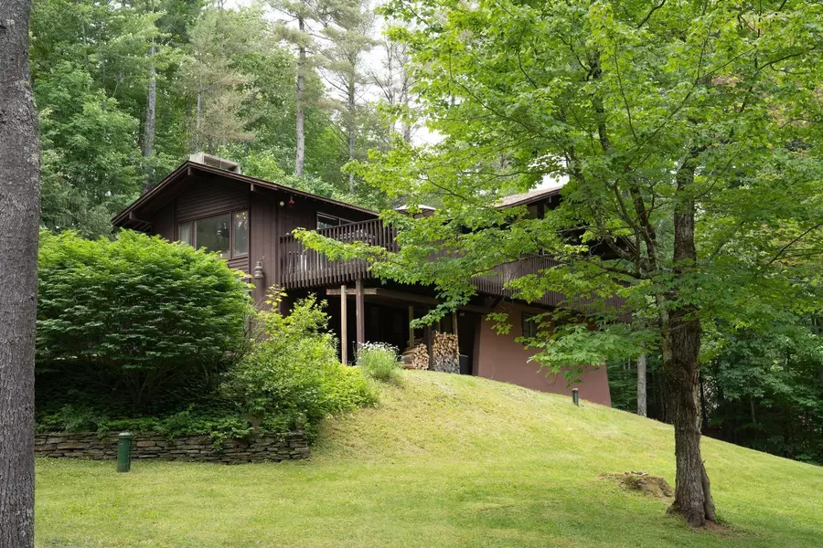 29 Strattonwald RD, Winhall, VT 05340