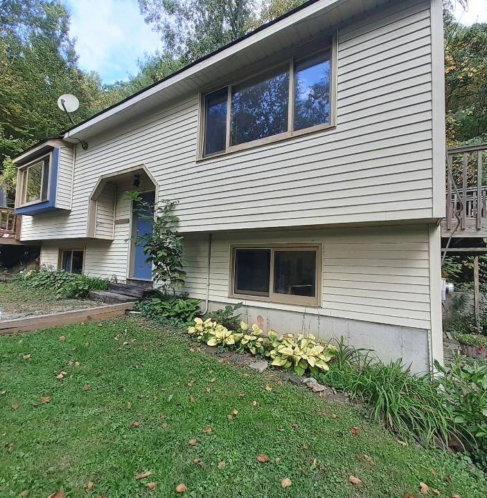 Putney, VT 05346,277 River Road S