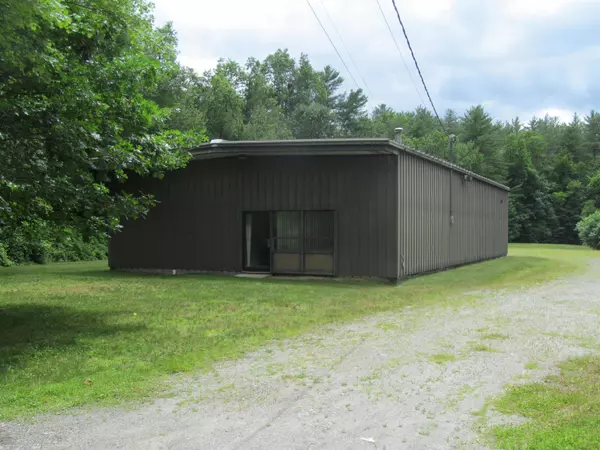 98 Hammond RD, Charlestown, NH 03603