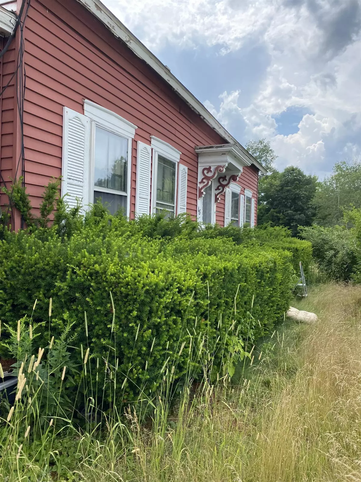 Milton, NH 03852,18 Main ST