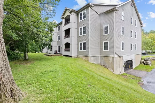 South Burlington, VT 05403,305 Lime Kiln RD #260