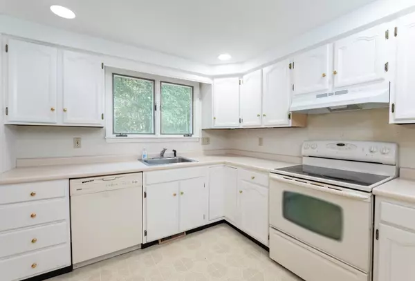 Exeter, NH 03833,34 Pine Meadows DR