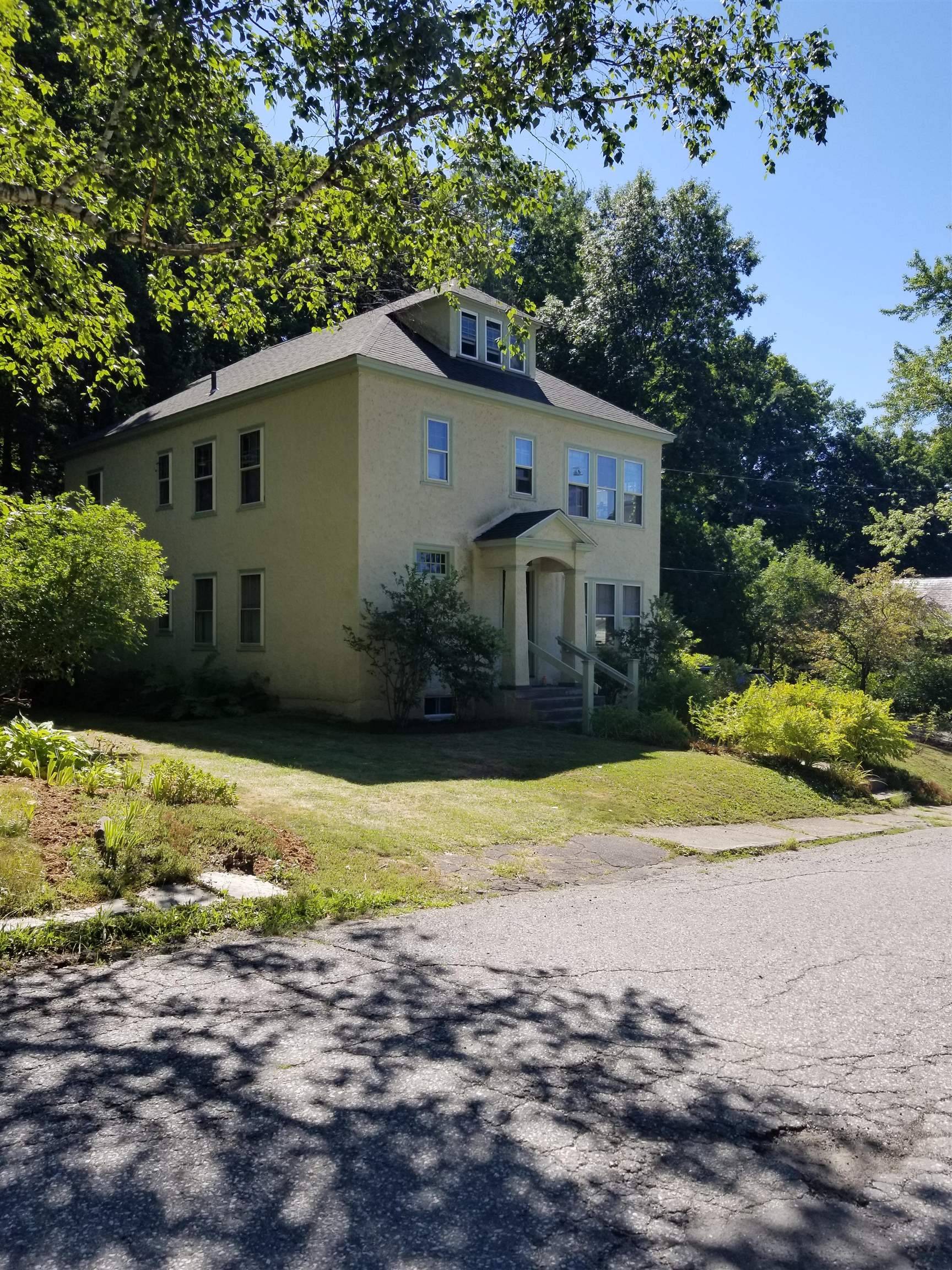 73 Greenhill Pkwy, Brattleboro, VT 05301