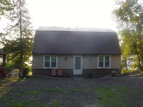 587 Singing Cedars RD, Orwell, VT 05760