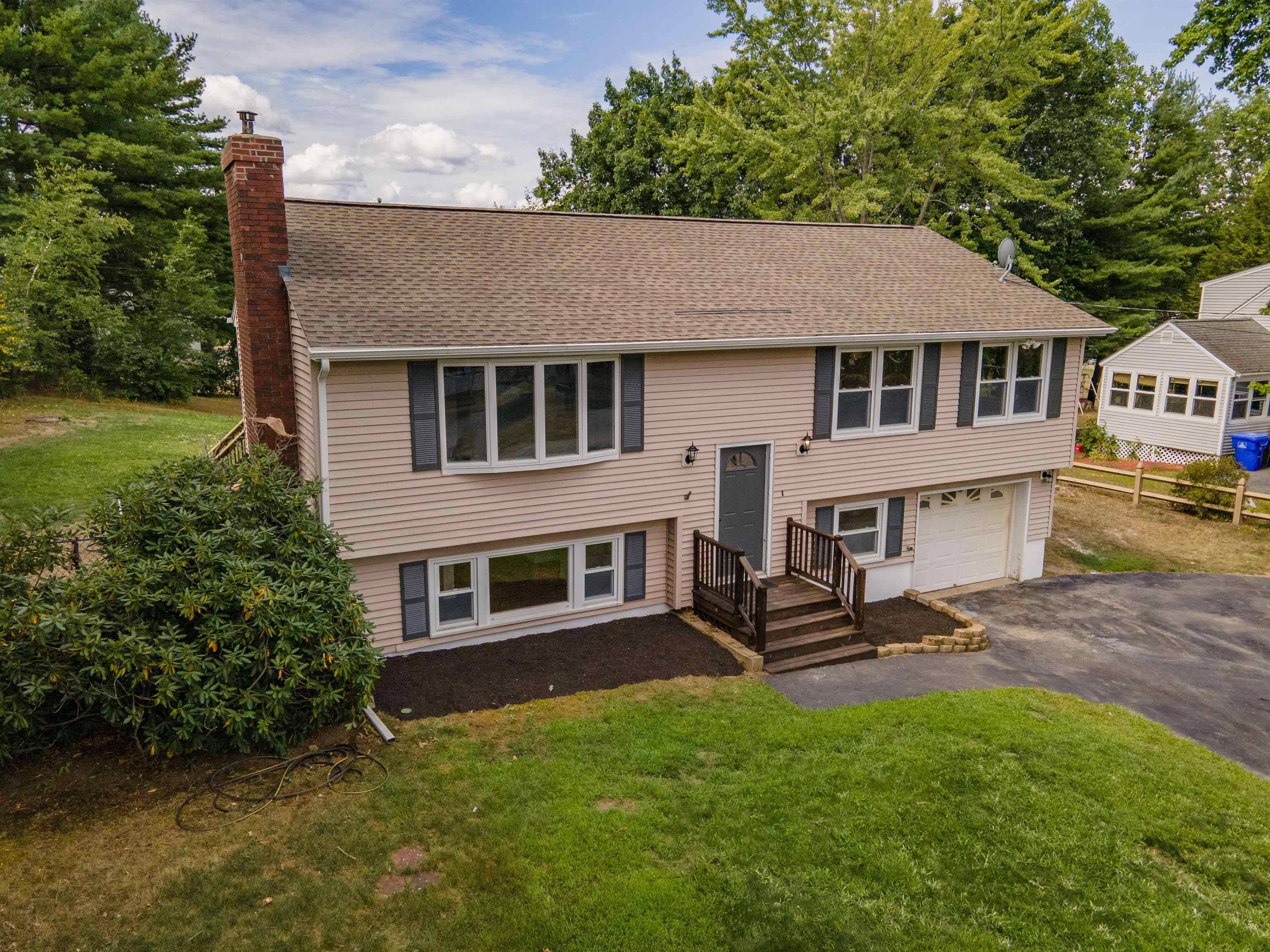 6 Alpha ST, Hudson, NH 03051