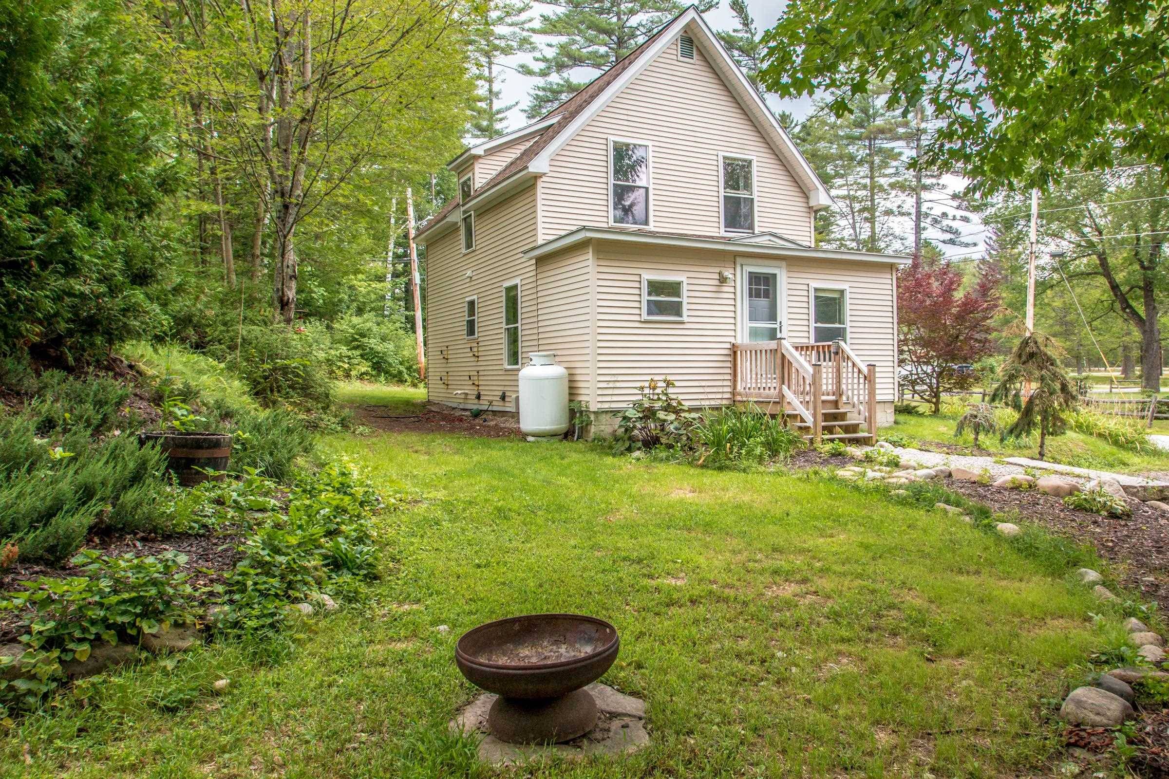Bartlett, NH 03812,59 Grove ST