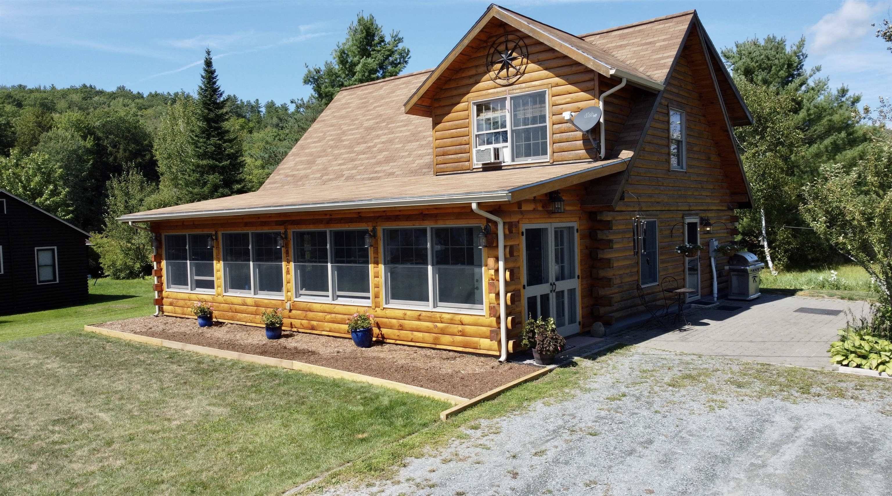 828 Halls Lake RD, Newbury, VT 05051