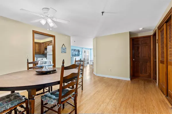 Hampton, NH 03842,445 Ocean BLVD #4