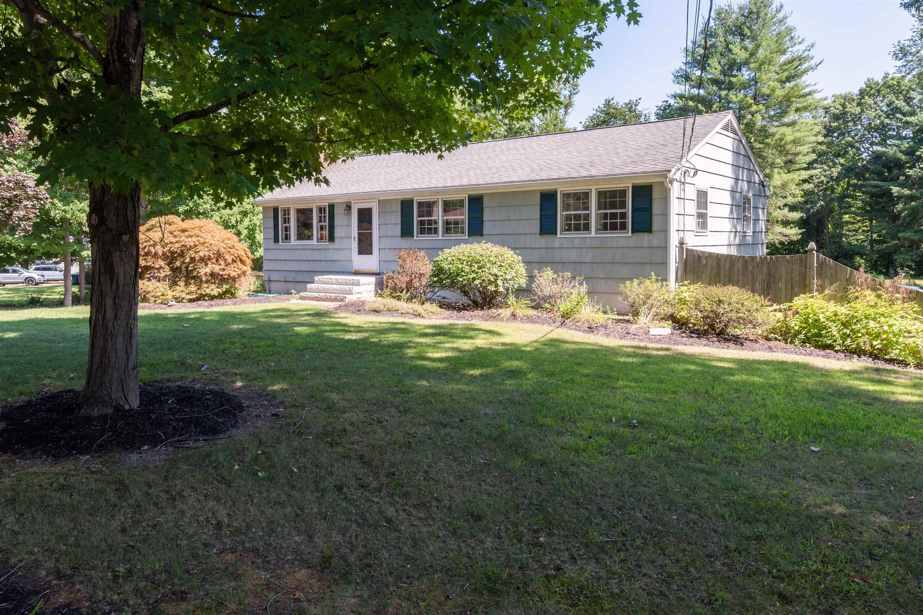 18 Maple Knoll DR, Hollis, NH 03049