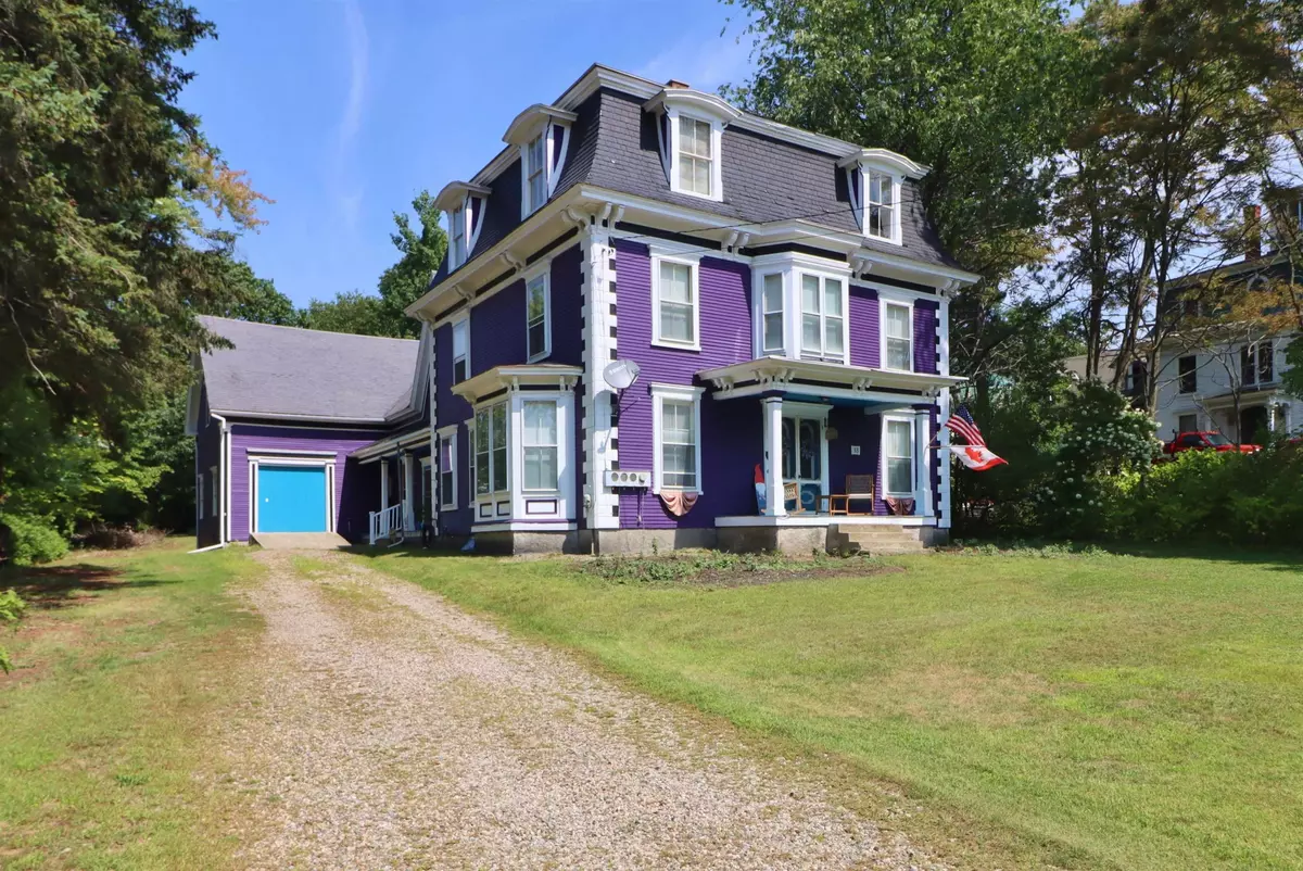 Whitefield, NH 03598,33 Jefferson RD