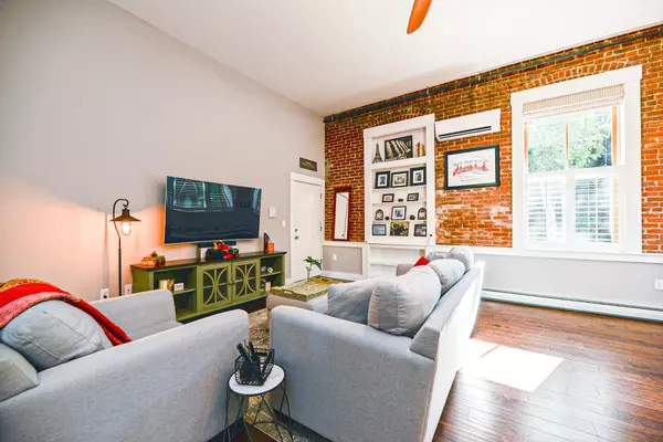 Manchester, NH 03101,395 Canal ST #1