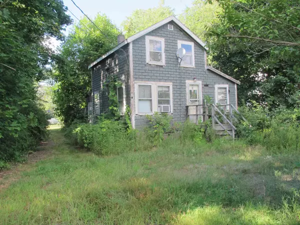 61 Rocks RD, Seabrook, NH 03874