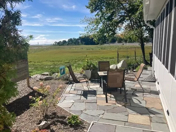 Seabrook, NH 03874,308 Route 286
