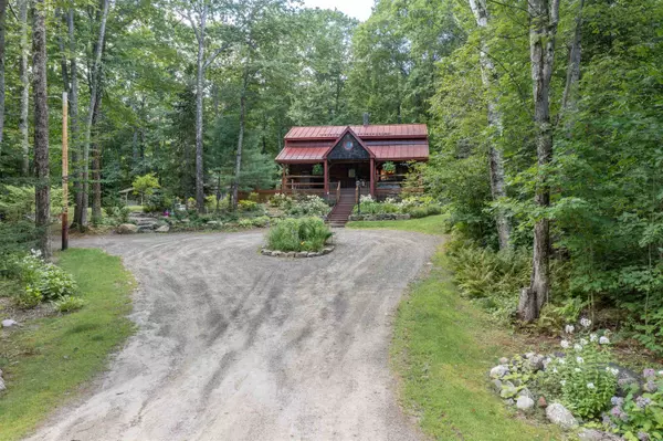 Holderness, NH 03245,167 Lane RD