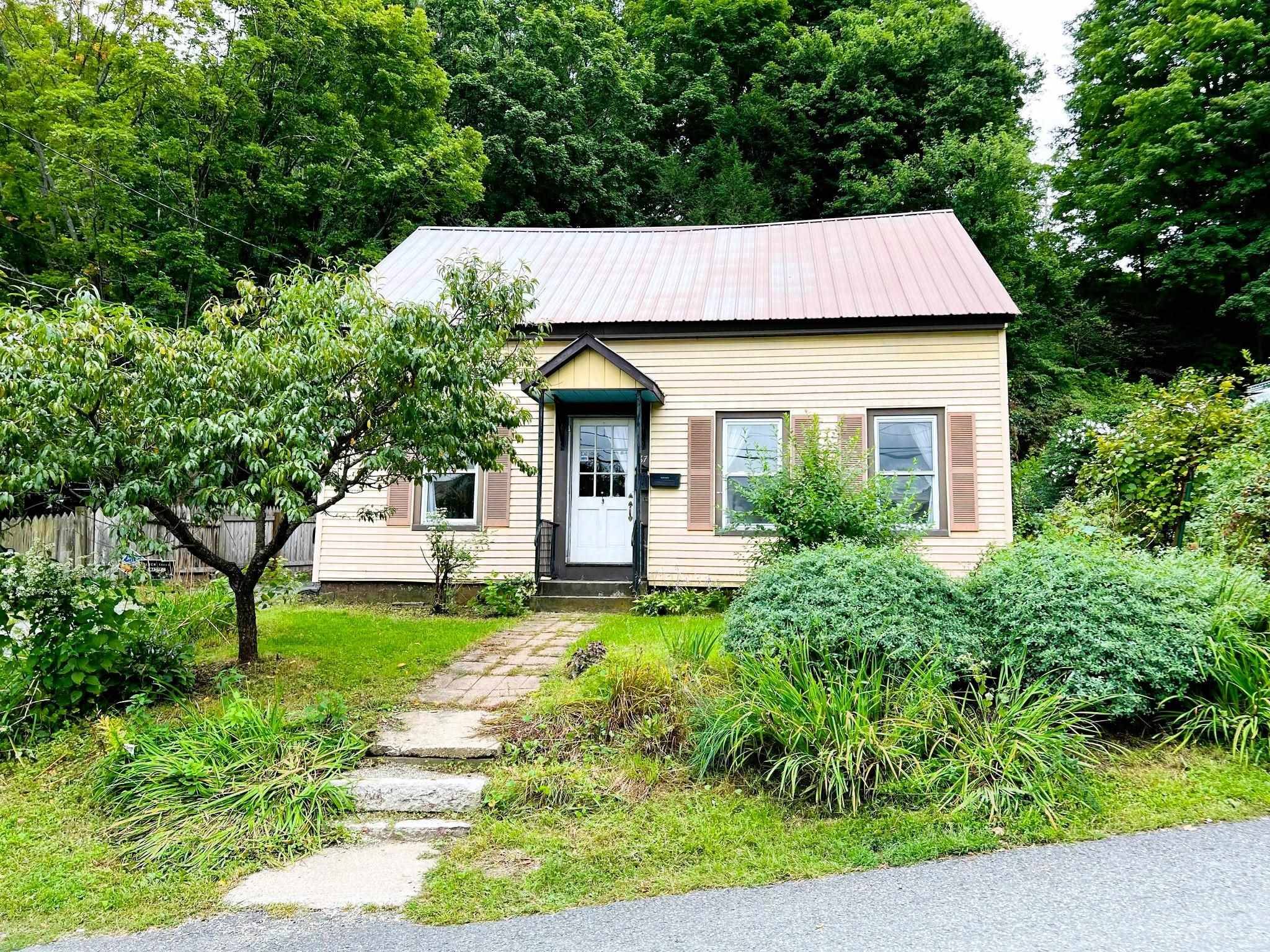 87 Clark ST, Brattleboro, VT 05301