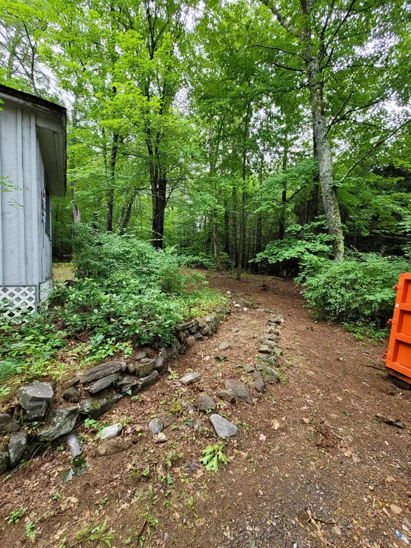 Northfield, NH 03276,93 Union RD