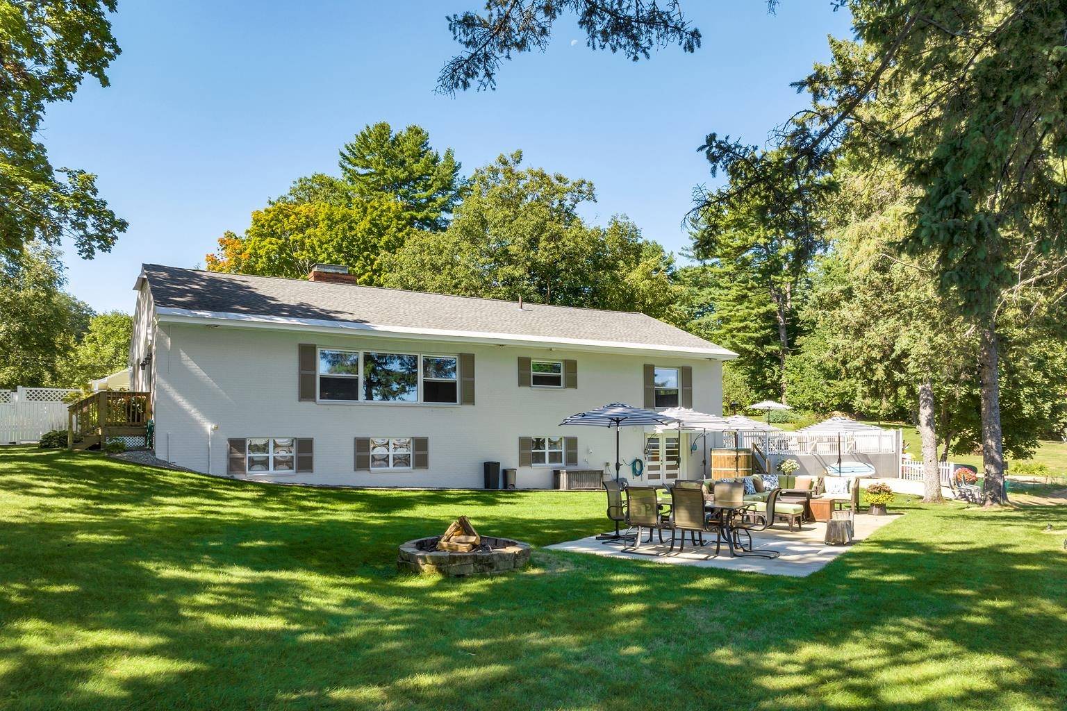 Laconia, NH 03246,32 Lewis ST