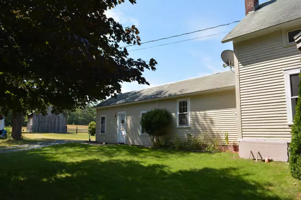 Charlestown, NH 03603,1090 North Hemlock RD