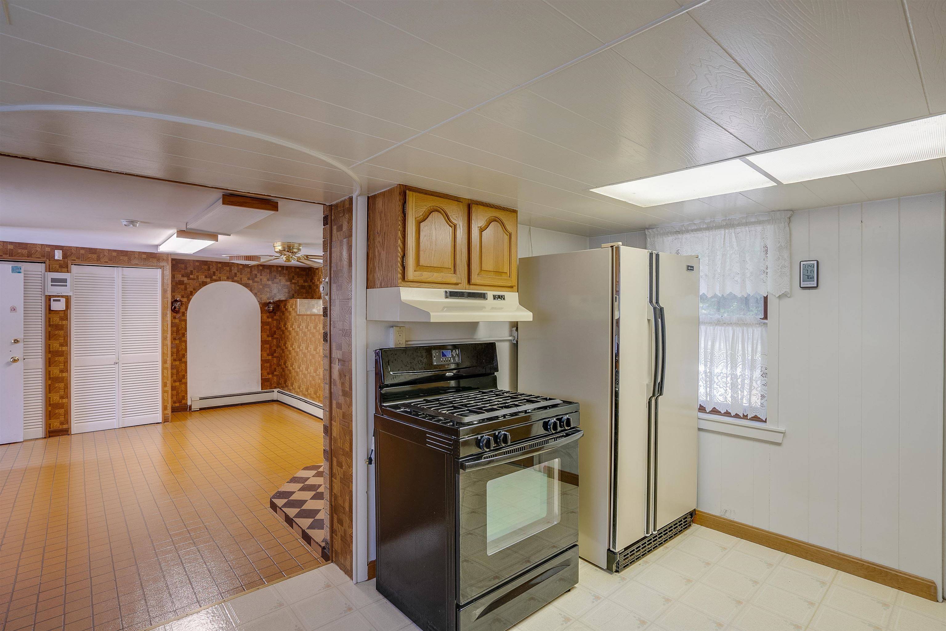 Hudson, NH 03051,137 Wason RD