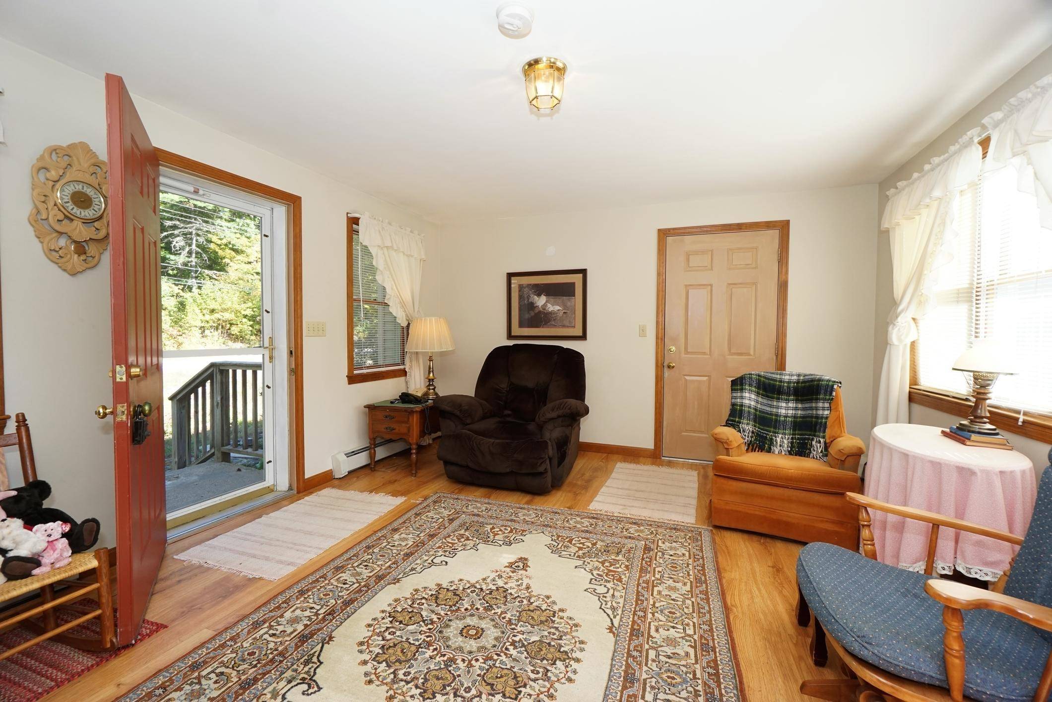 Brentwood, NH 03833,466 Middle RD