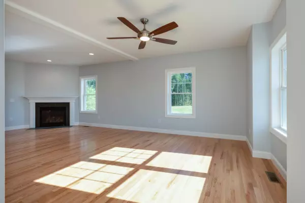Hudson, NH 03051,274 Standish LN #187-10-7