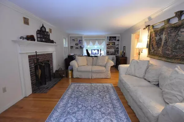 Henniker, NH 03242,385 Highland DR