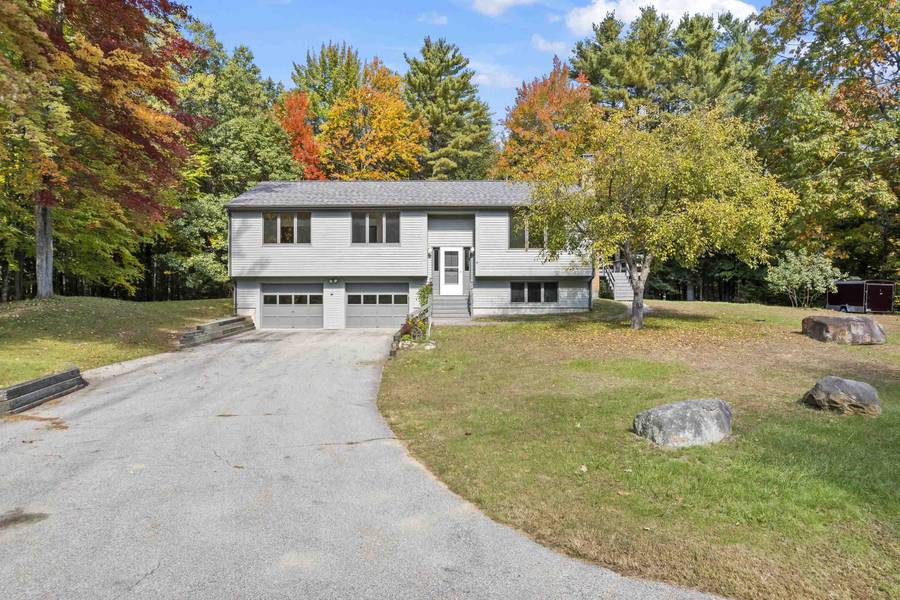 10 Taschereau DR, Mont Vernon, NH 03057-1400