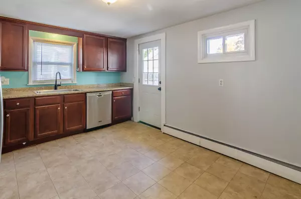 Manchester, NH 03104,240 Peak ST