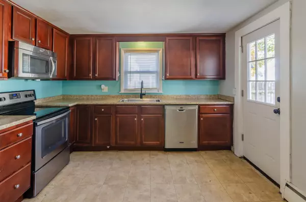 Manchester, NH 03104,240 Peak ST