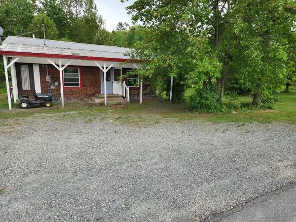 453 Woodsville RD, Monroe, NH 03771