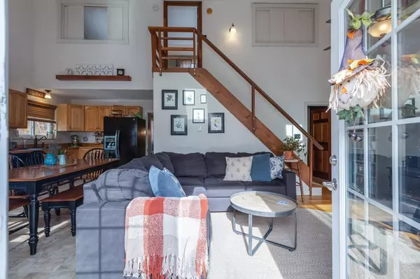 Henniker, NH 03242,325 Davison RD