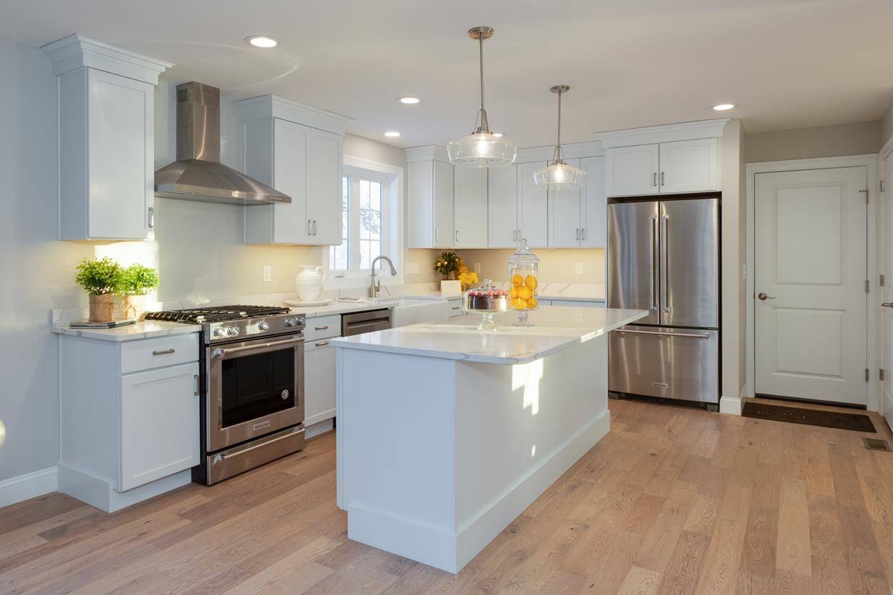 Hudson, NH 03051,227 Standish LN #187-10-23