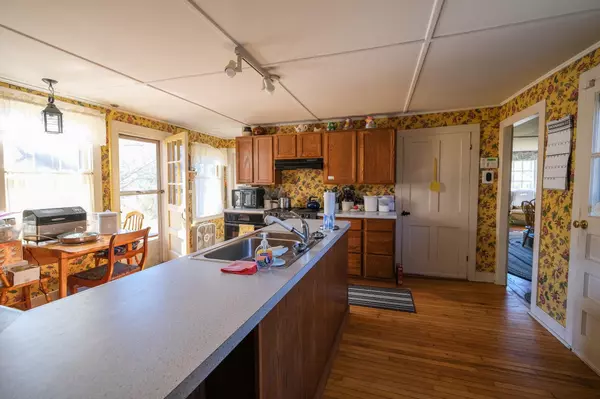 Ludlow, VT 05149,64 Main ST